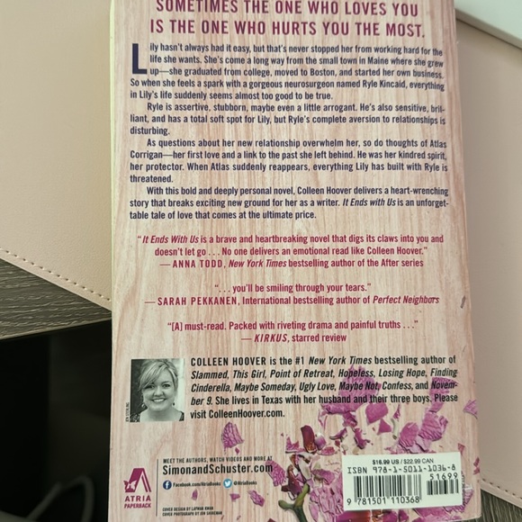 It Ends With Us paperback - Picture 3 of 3